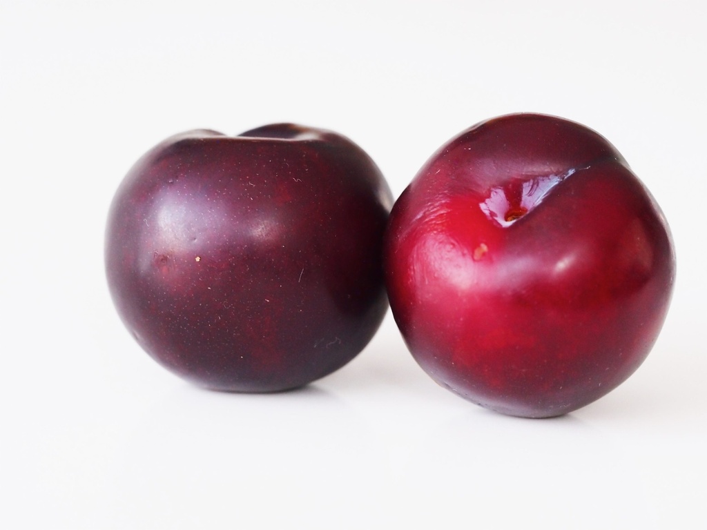 Fresh Plums (Aloo Bukhara) 250g